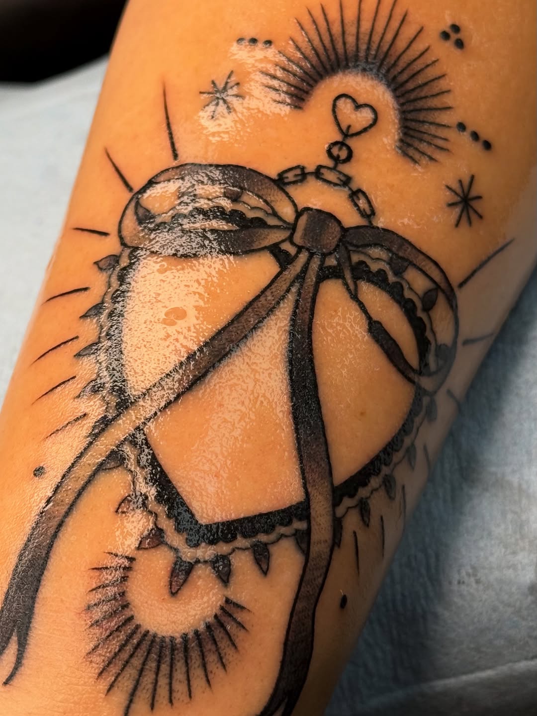 Tattoo by @melania.tatts โ fine_line, dotwork