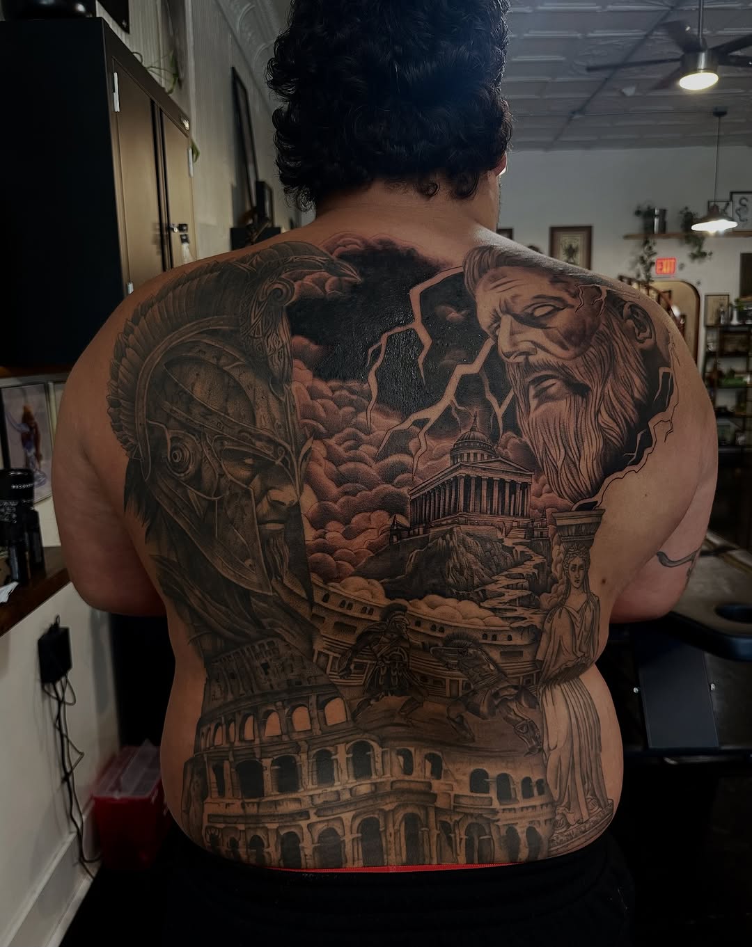 Tattoo by @mayraetats — realism, black_and_grey