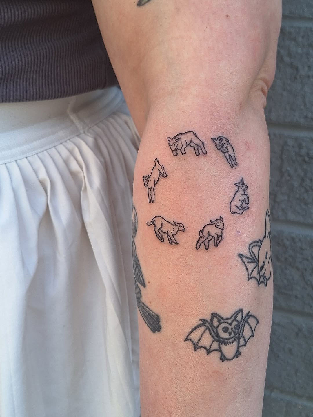 Tattoo by @mooonsnail — fine_line, minimalist