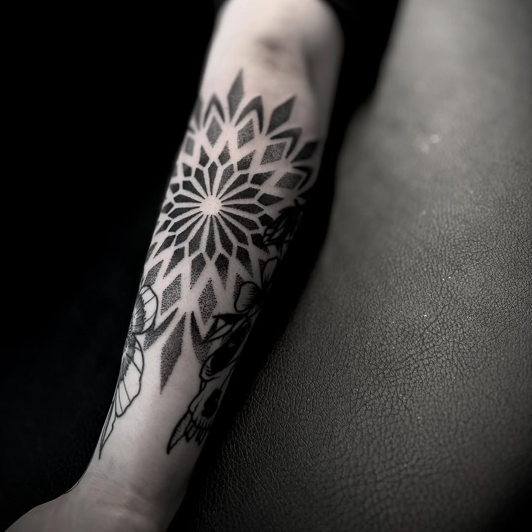 Tattoo by @taylornicoletattoos — geometric, dotwork