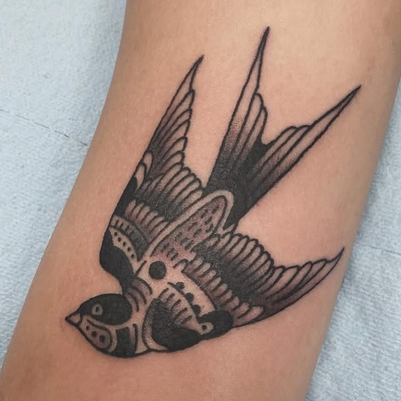 Tattoo by @vinnietatts — american_traditional