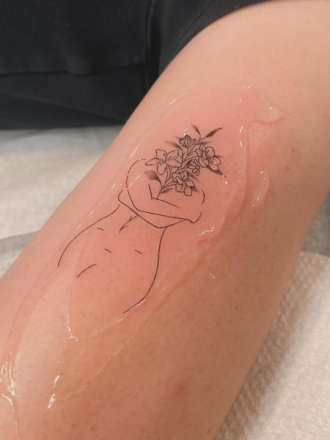 Tattoo by @lunar.tattoo.nyc β fine_line, minimalist