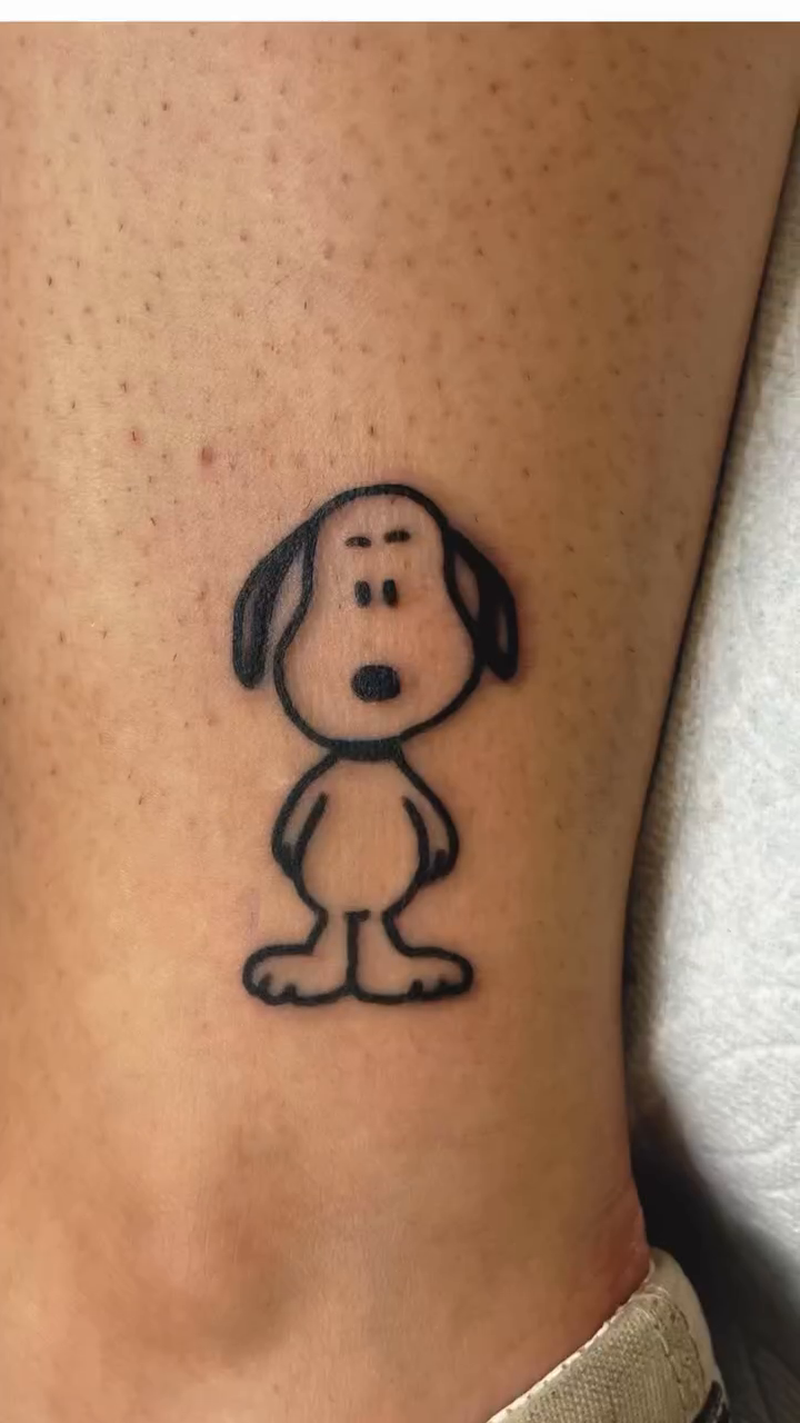 Tattoo by @viviantattoos — fine_line