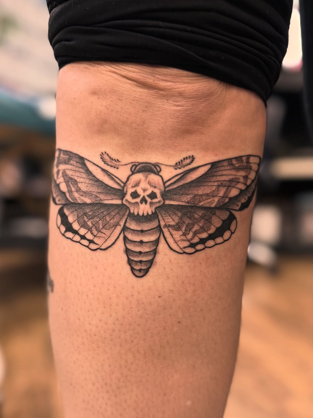 Tattoo by @rebelizms — black_and_grey