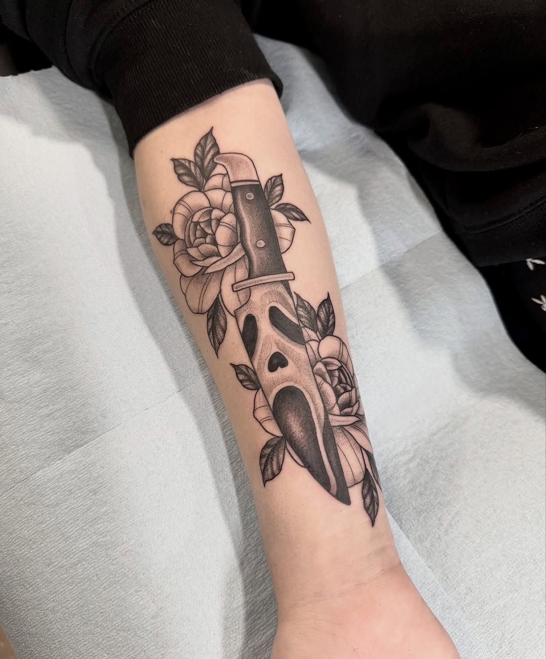Tattoo by @jennietiesman — black_and_grey, chicano