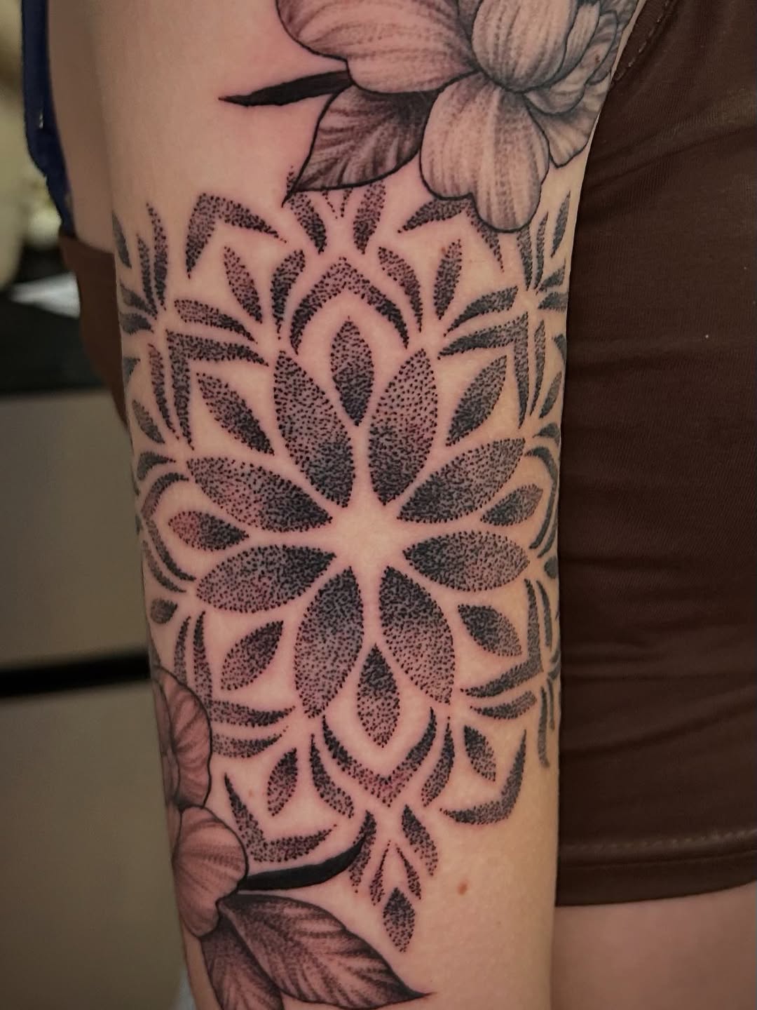 Tattoo by @elyse.ink — dotwork, geometric