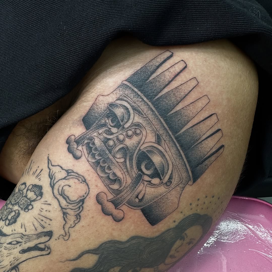 Tattoo by @yungmonalisaofficial — black_and_grey