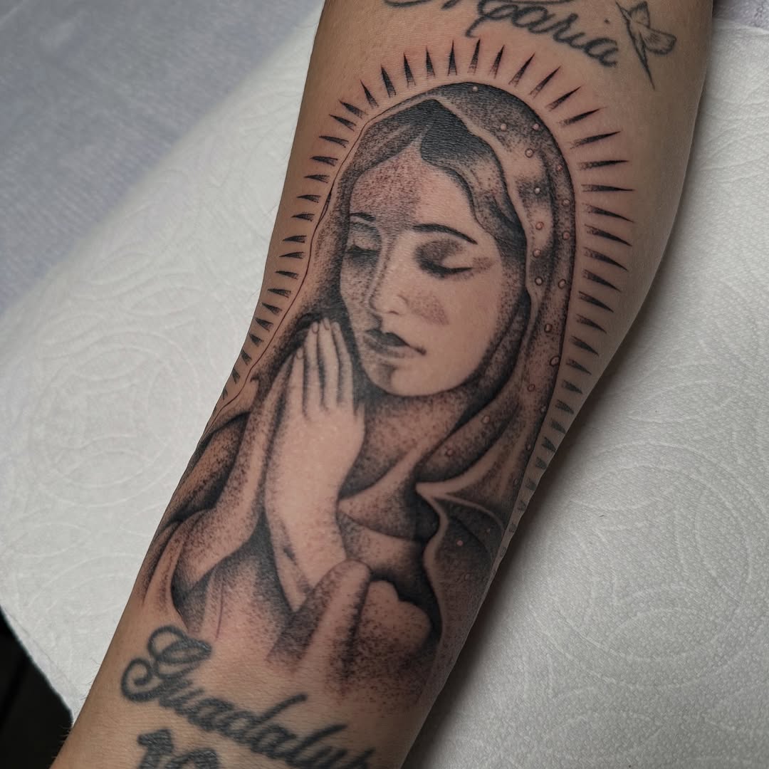 Tattoo by @yungmonalisaofficial — black_and_grey, dotwork