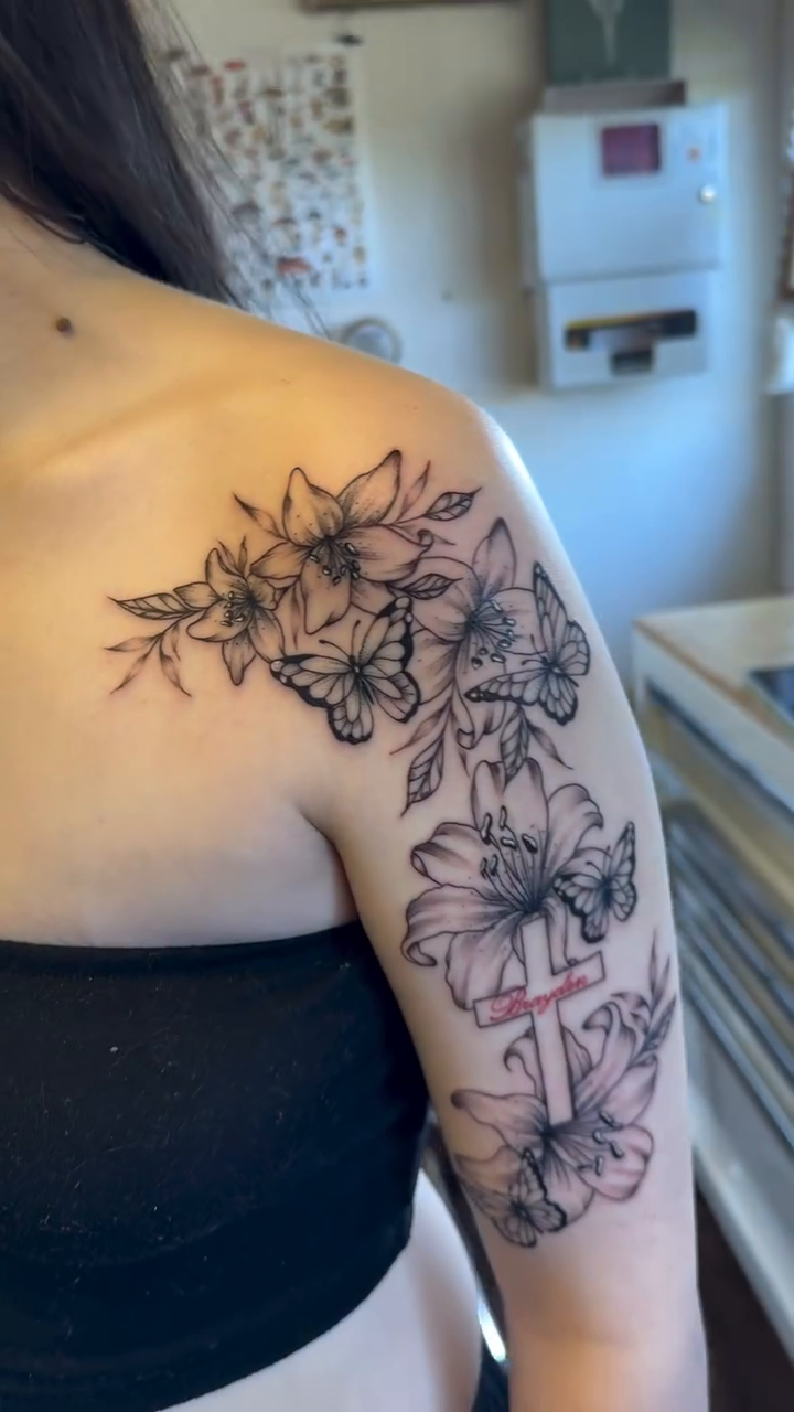 Tattoo by @chrystynamariee — fine_line, black_and_grey
