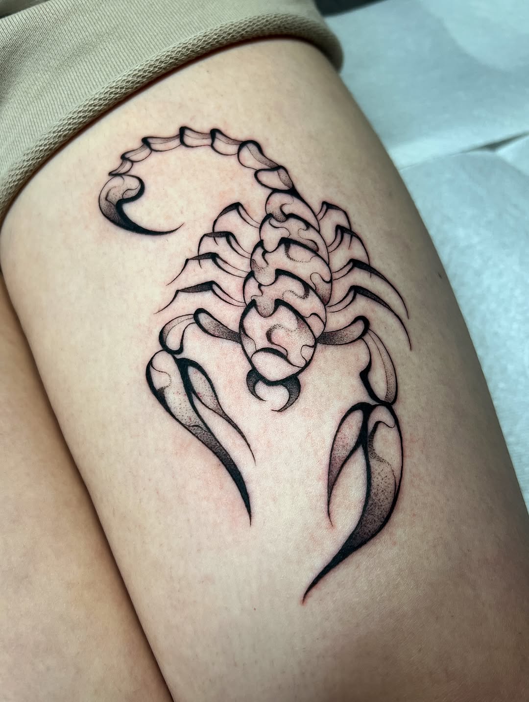 Tattoo by @sans.detour — fine_line, dotwork