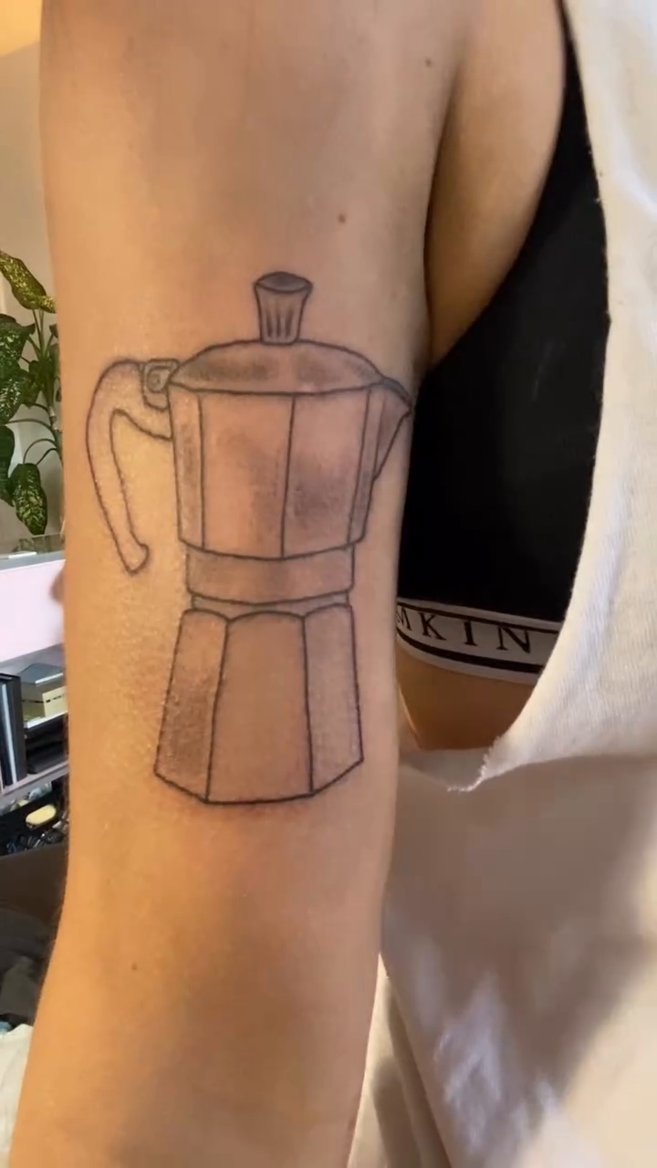 Tattoo by @amandagrimatattoo โ fine_line