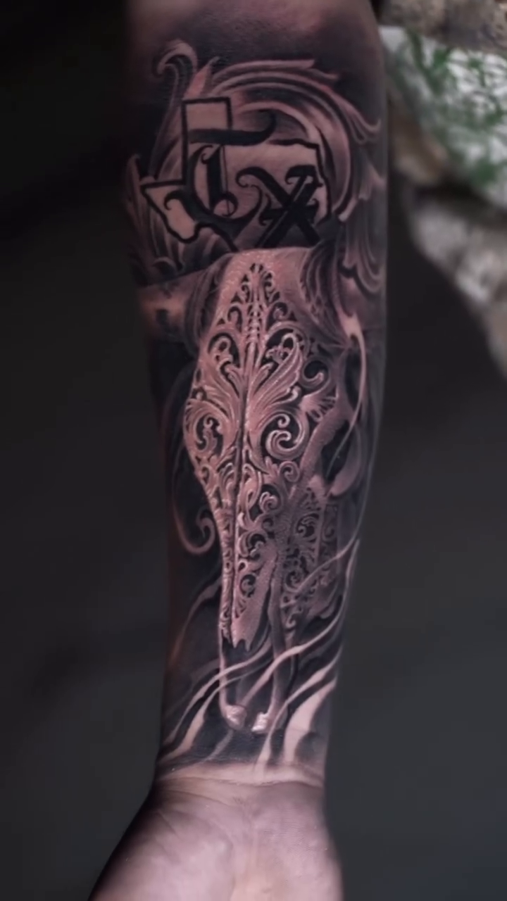 Tattoo by @tattoosbychino โ black_and_grey, ornamental