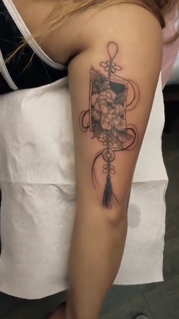 Tattoo by @david_ensoink — fine_line, ornamental