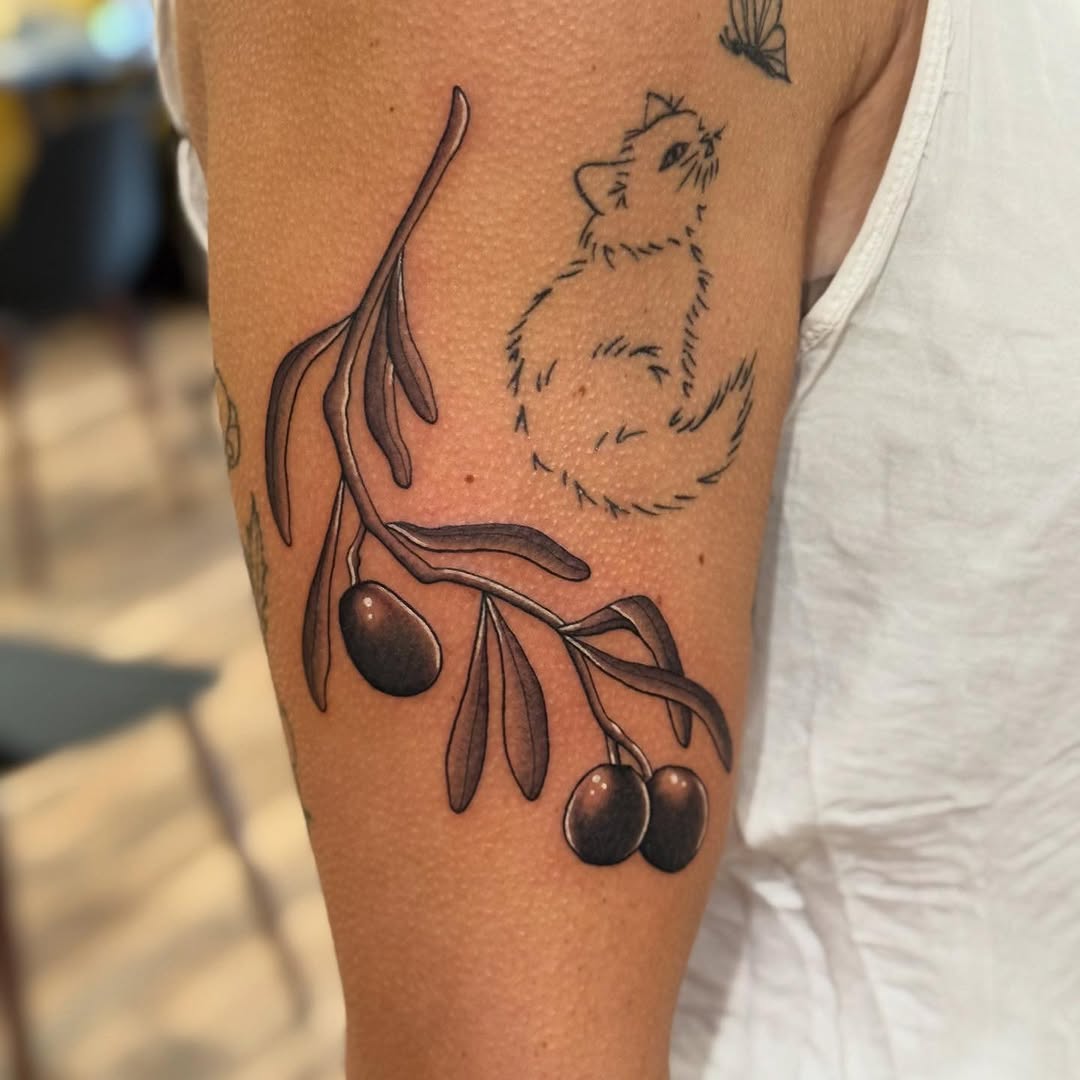 Tattoo by @queenieink โ black_and_grey, realism