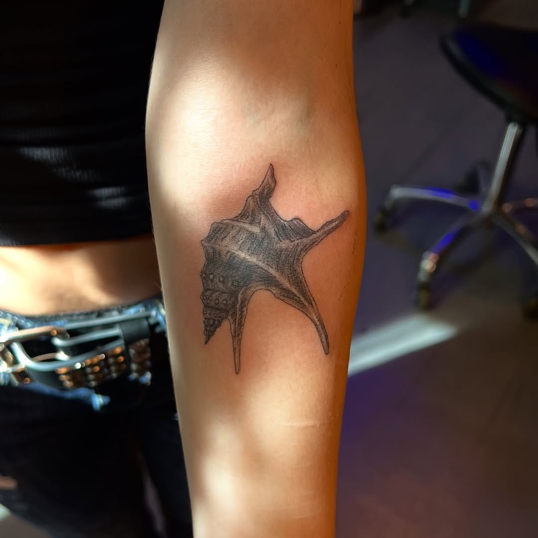 Tattoo by @sanguis_venus_tattoo — black_and_grey, realism