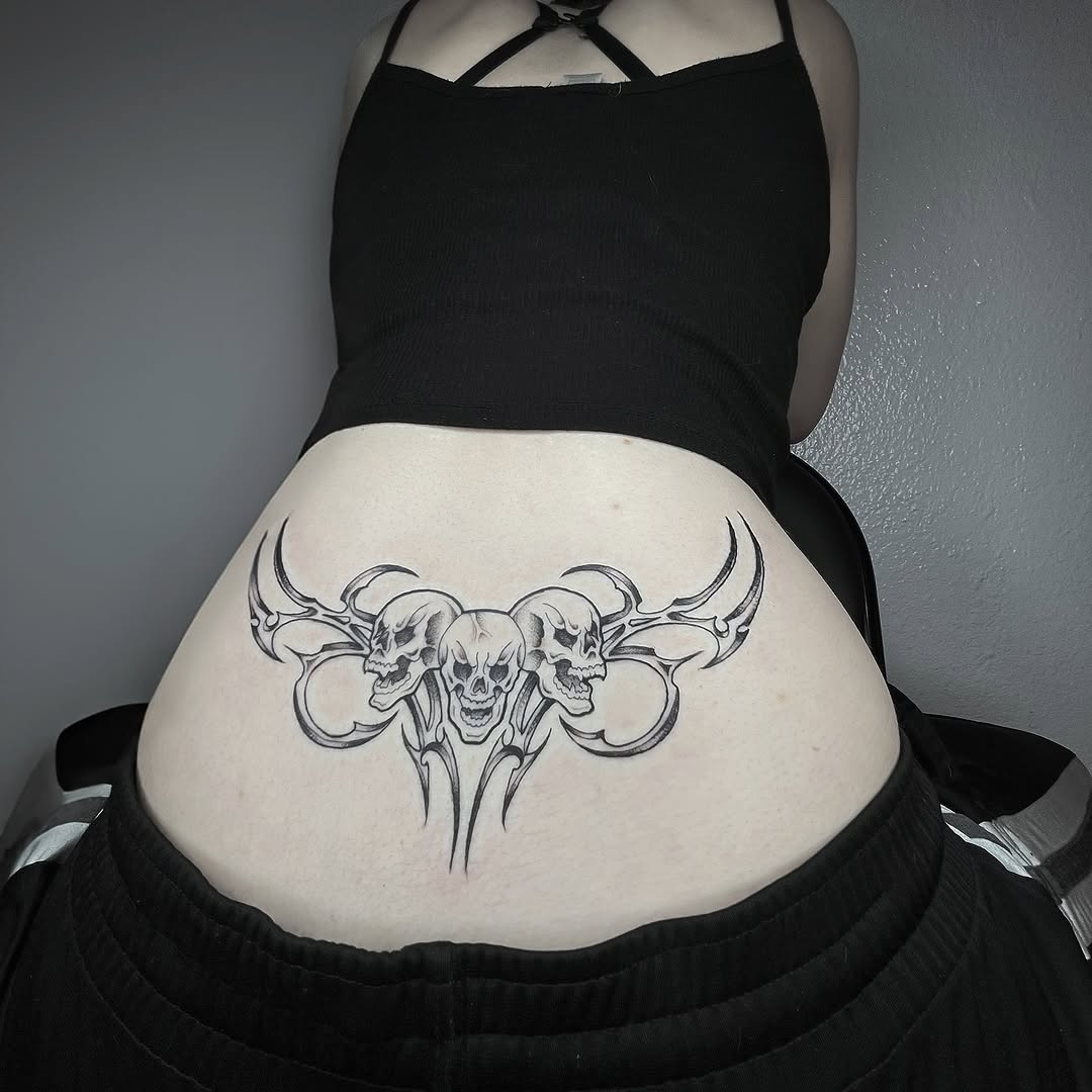 Tattoo by @sara_atamian_tattoos β illustrative, blackwork