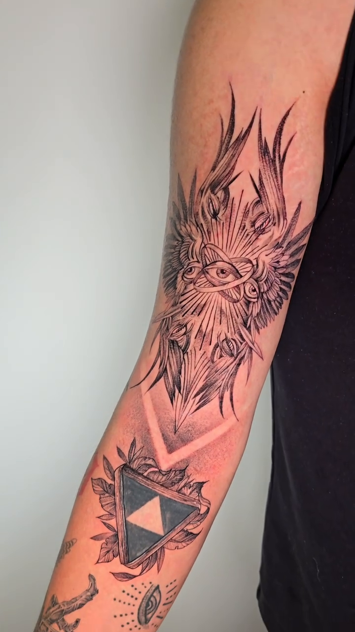 Tattoo by @ruthcarranza.tatts — black_and_grey, realism