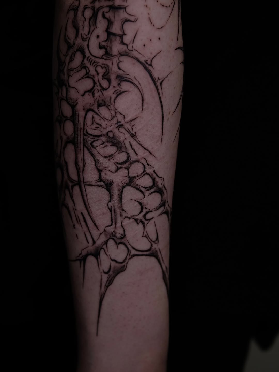 Tattoo by @grxytattoo — blackwork, geometric