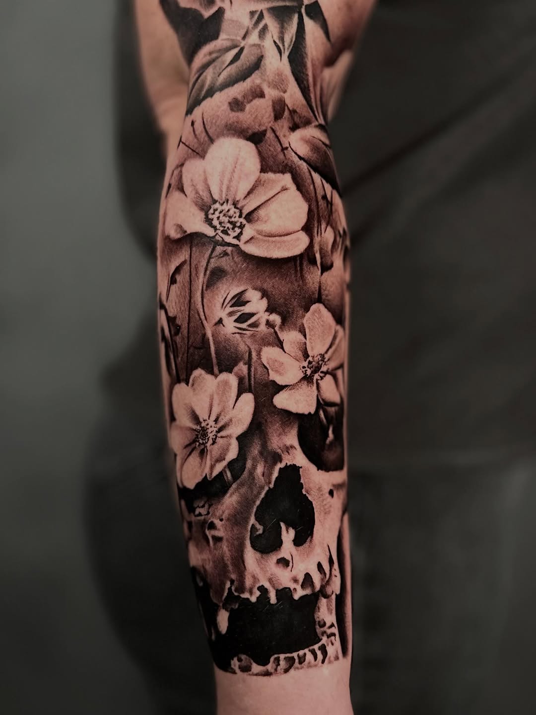 Tattoo by @dxmon.ttt โ realism, black_and_grey