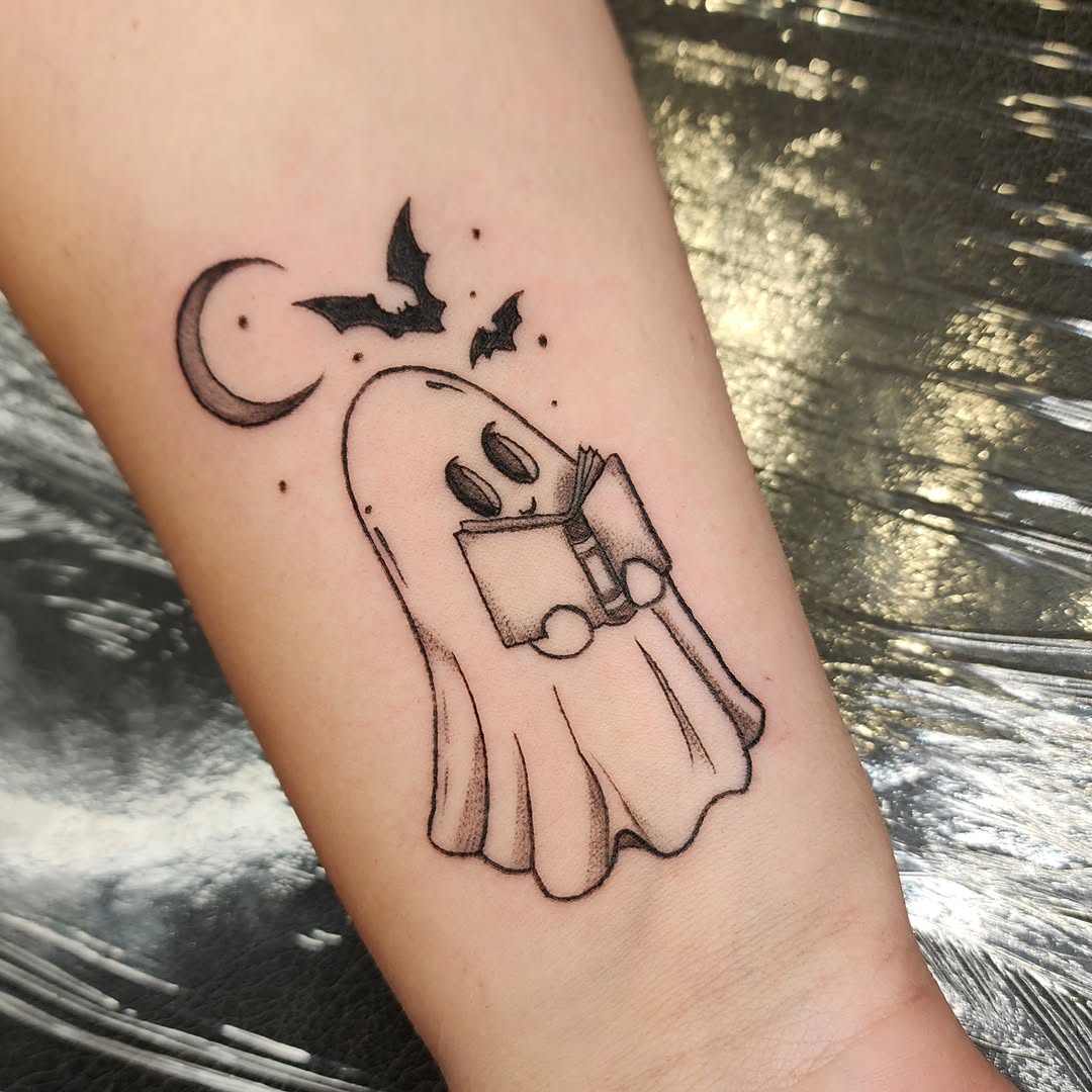 Tattoo by @soleilantoinette — illustrative
