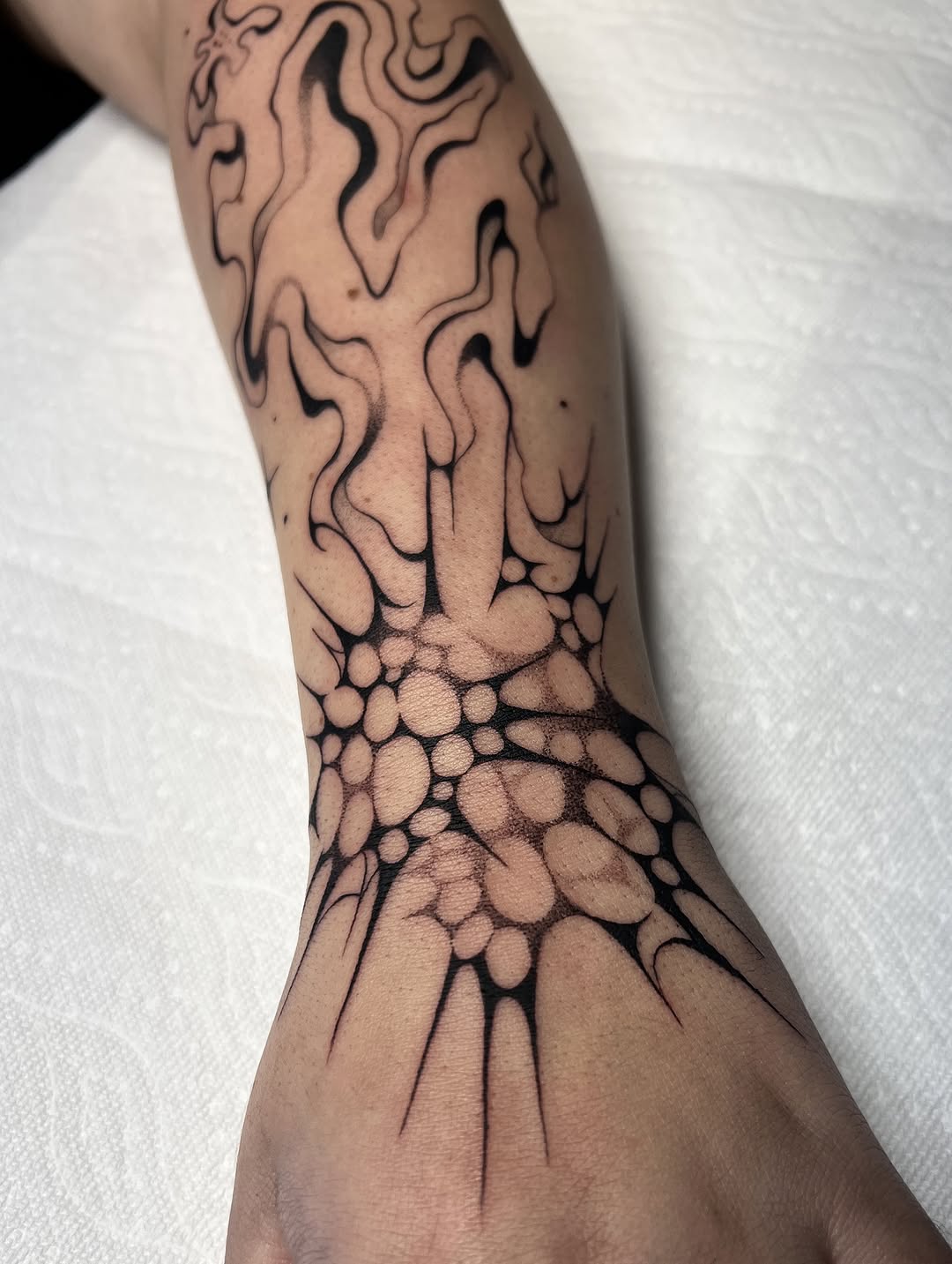 Tattoo by @sans.detour — blackwork, geometric