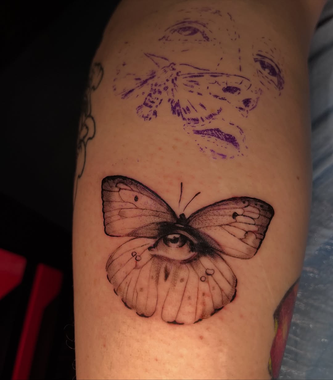Tattoo by @zurdtauroink — black_and_grey, illustrative
