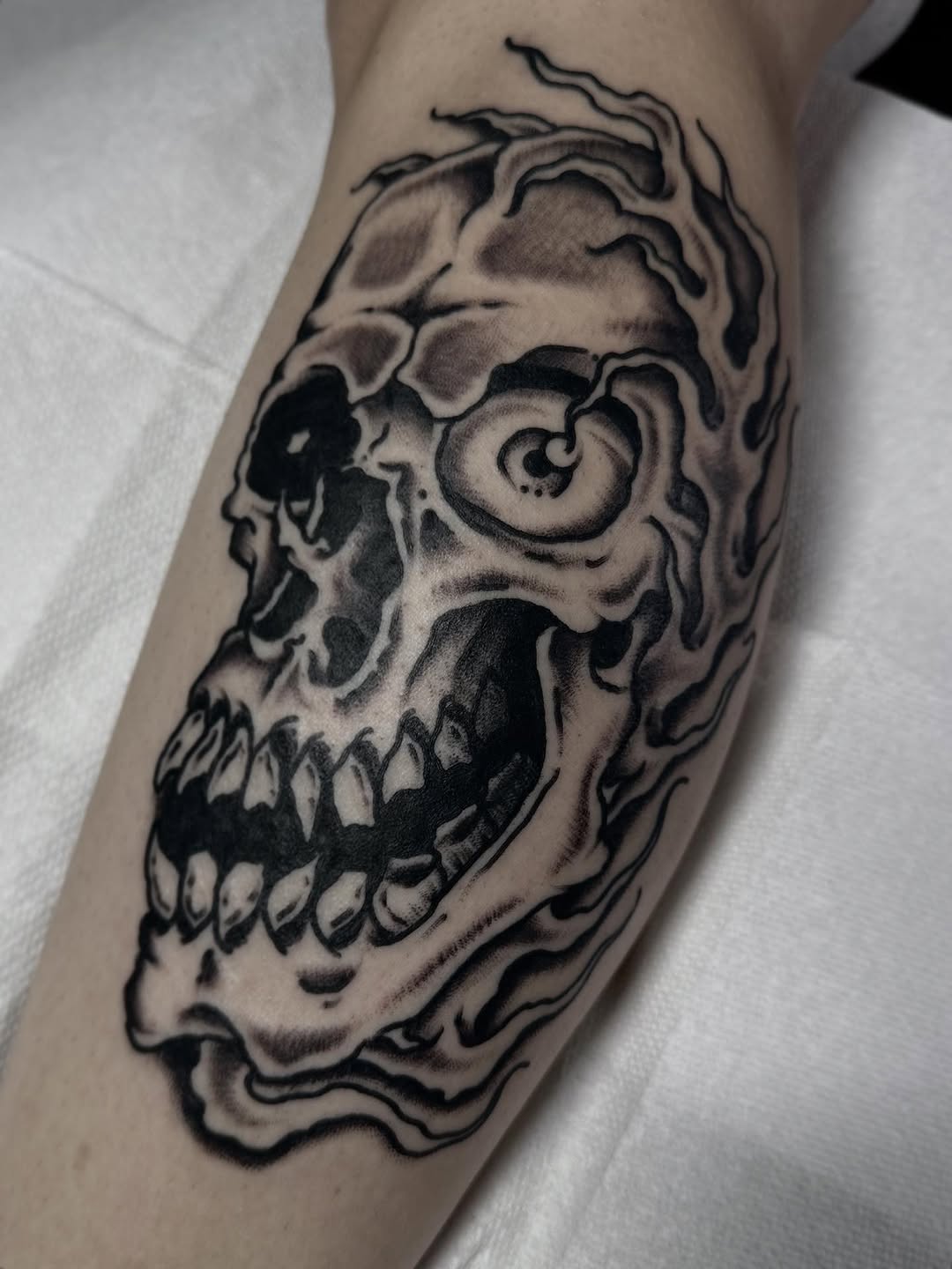 Tattoo by @lijxmachina — black_and_grey, dark_realism