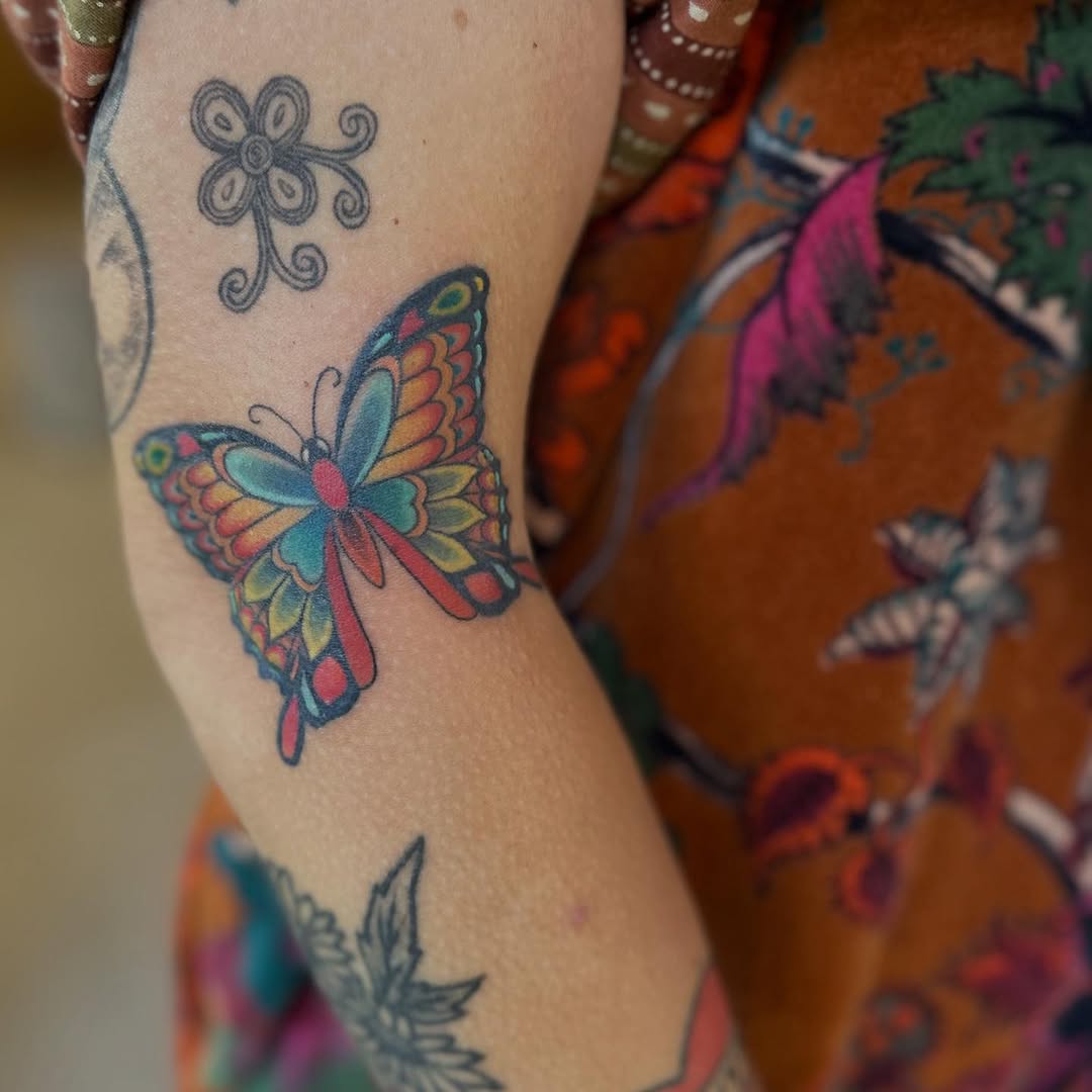 Tattoo by @sunflowergirltat2_ — illustrative, new_school