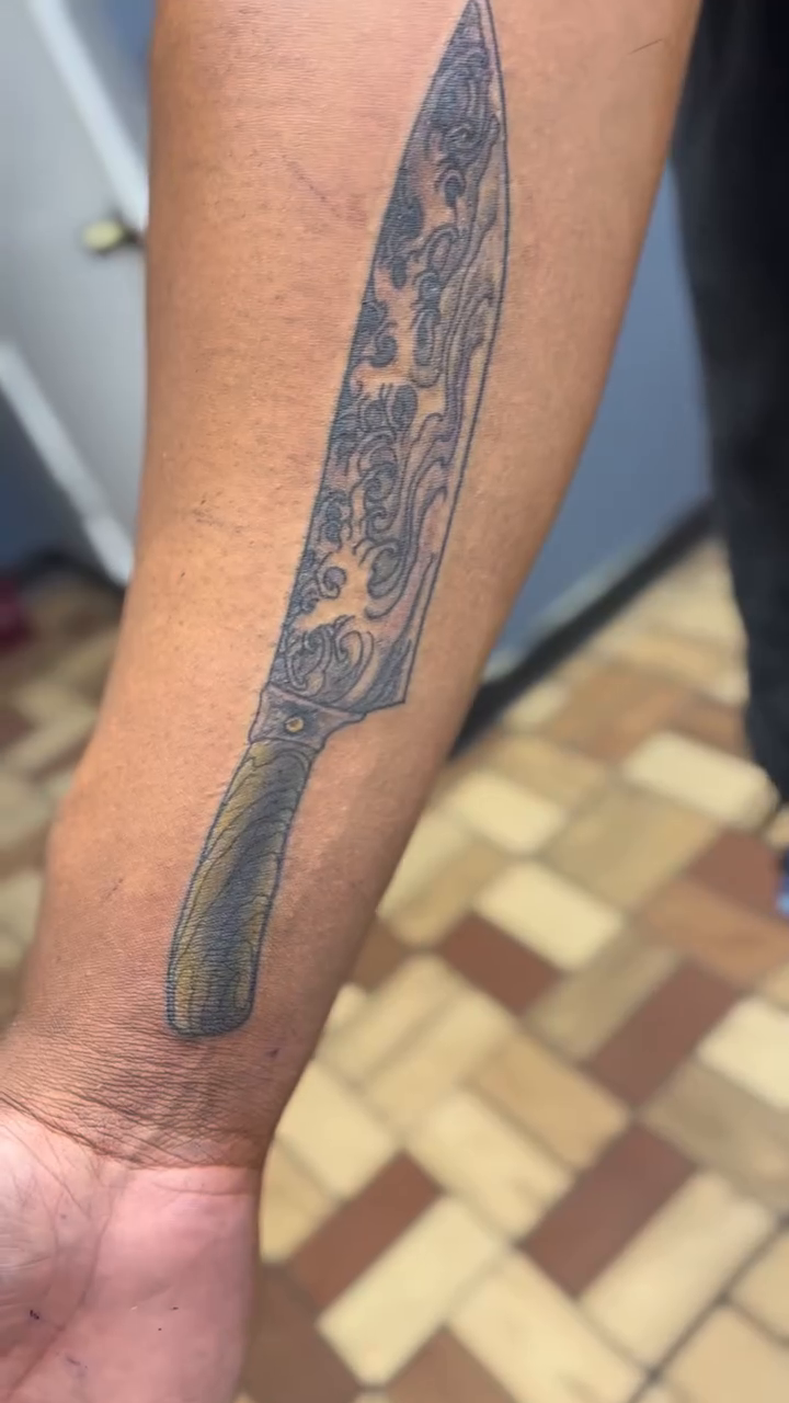 Tattoo by @vannadoestattoos — black_and_grey