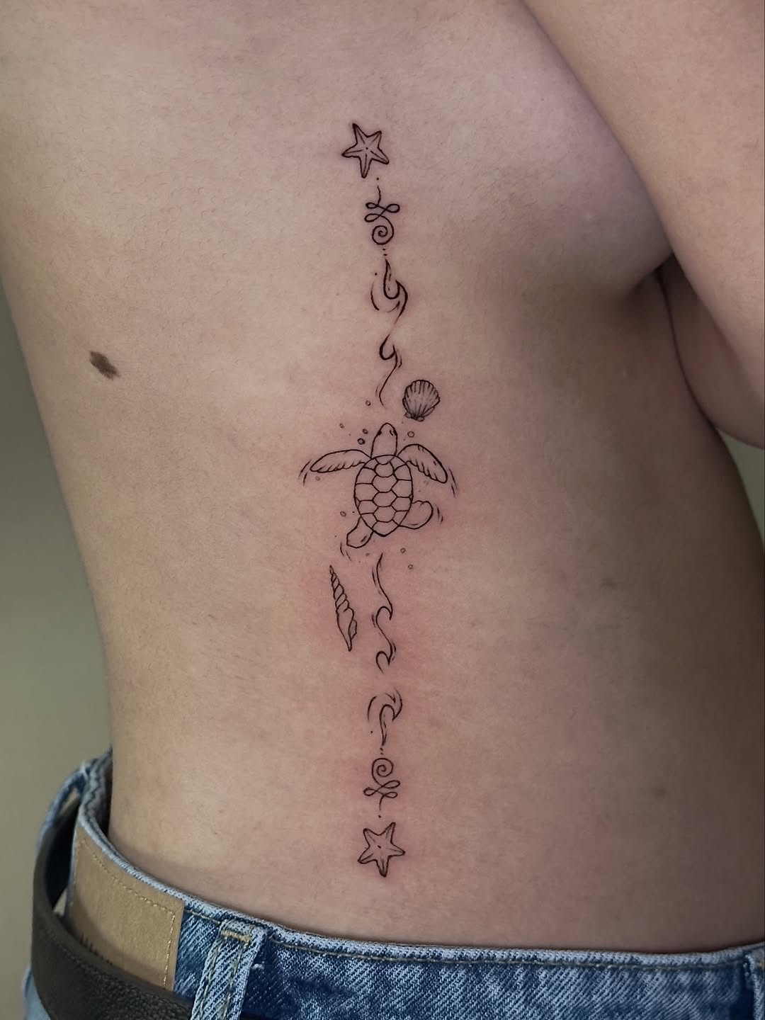 Tattoo by @nat.do.tattoo — fine_line, illustrative