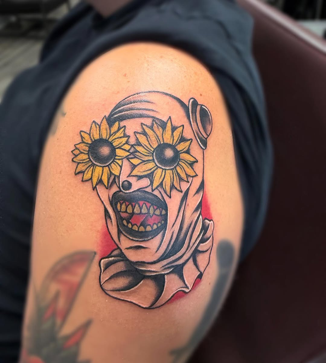 Tattoo by @hannahfederinko β american_traditional, illustrative