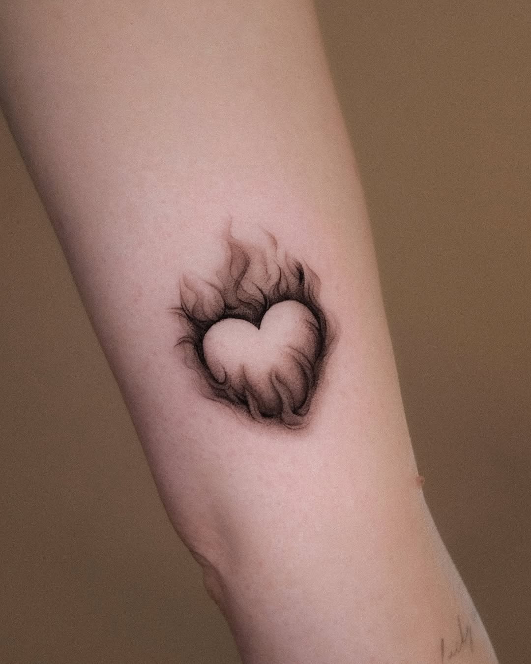 Tattoo by @dionne.tattoo โ black_and_grey, fine_line