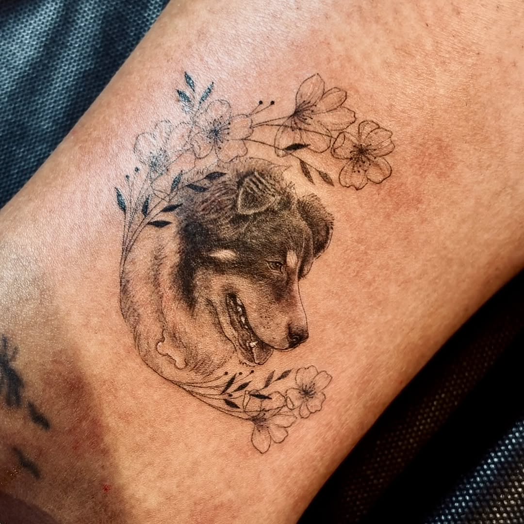 Tattoo by @joytattoo.van โ realism, fine_line