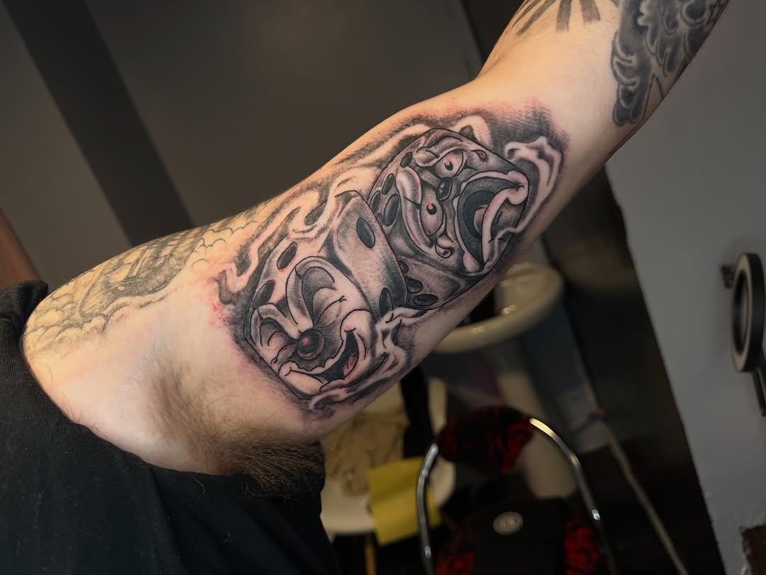 Tattoo by @tattoosbynahla โ blackwork