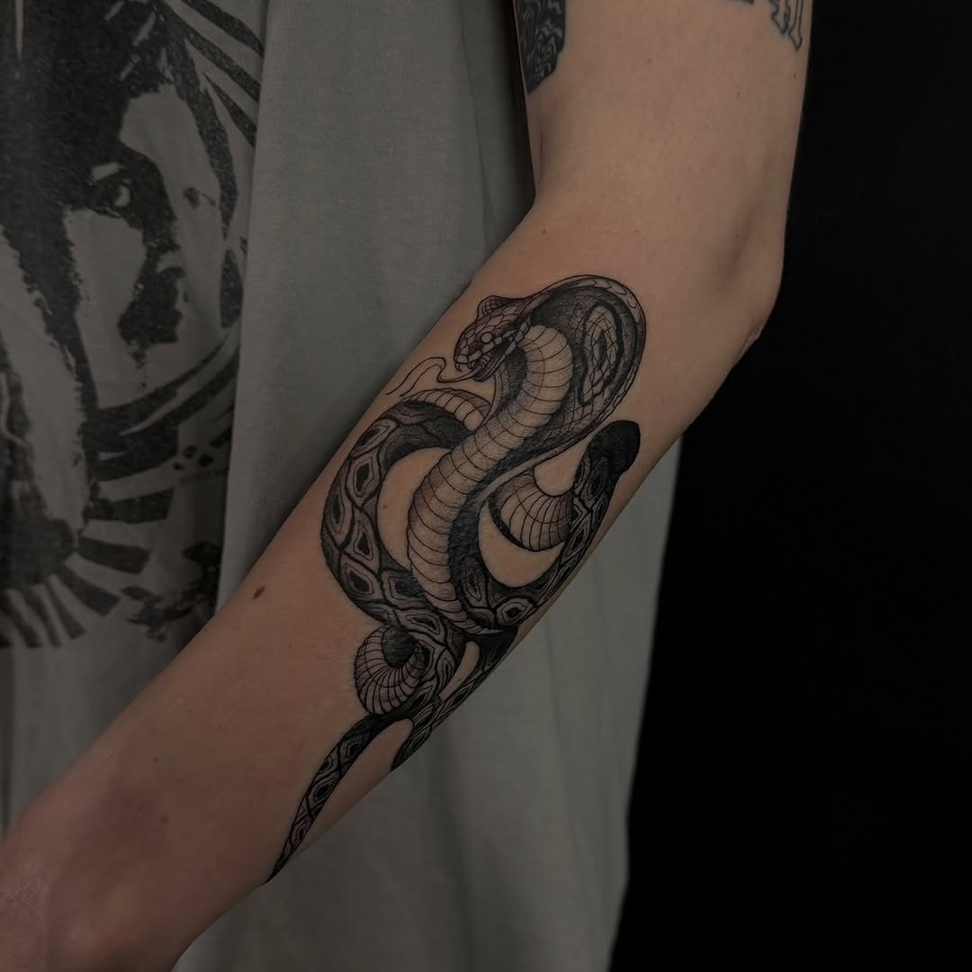 Tattoo by @dee.osipova โ blackwork