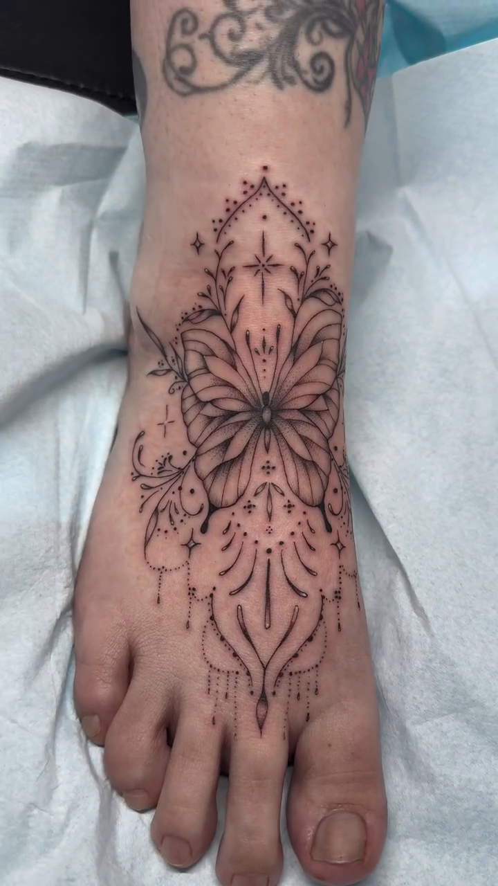 Tattoo by @chrystynamariee — fine_line, dotwork