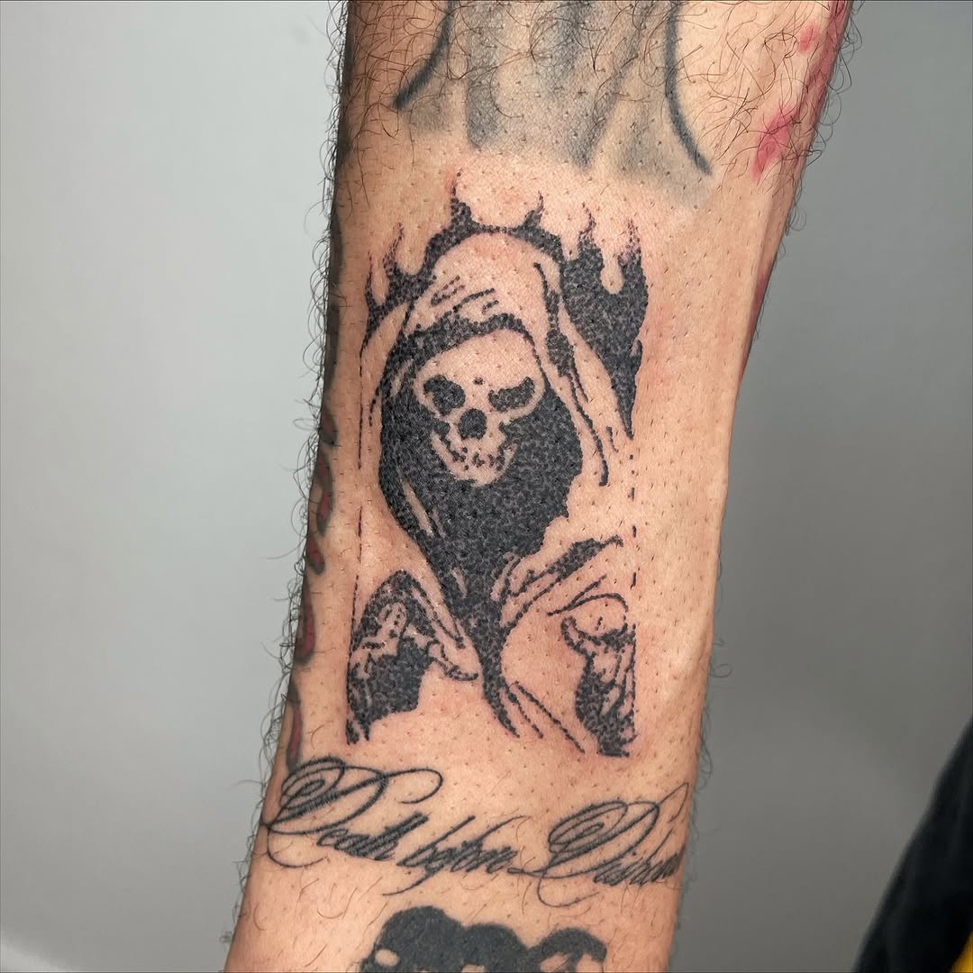 Tattoo by @jointkillertattoo โ blackwork