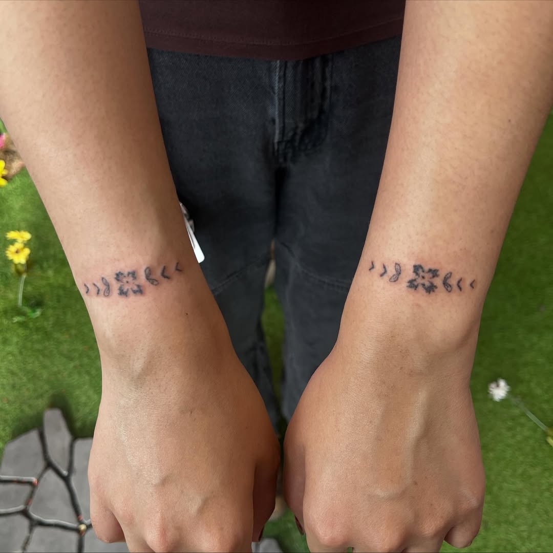 Tattoo by @hanadoeseverything — fine_line, minimalist