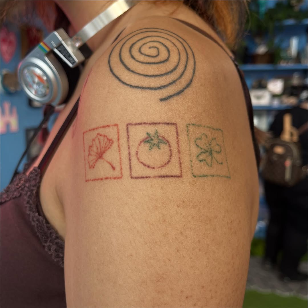 Tattoo by @hanadoeseverything — minimalist