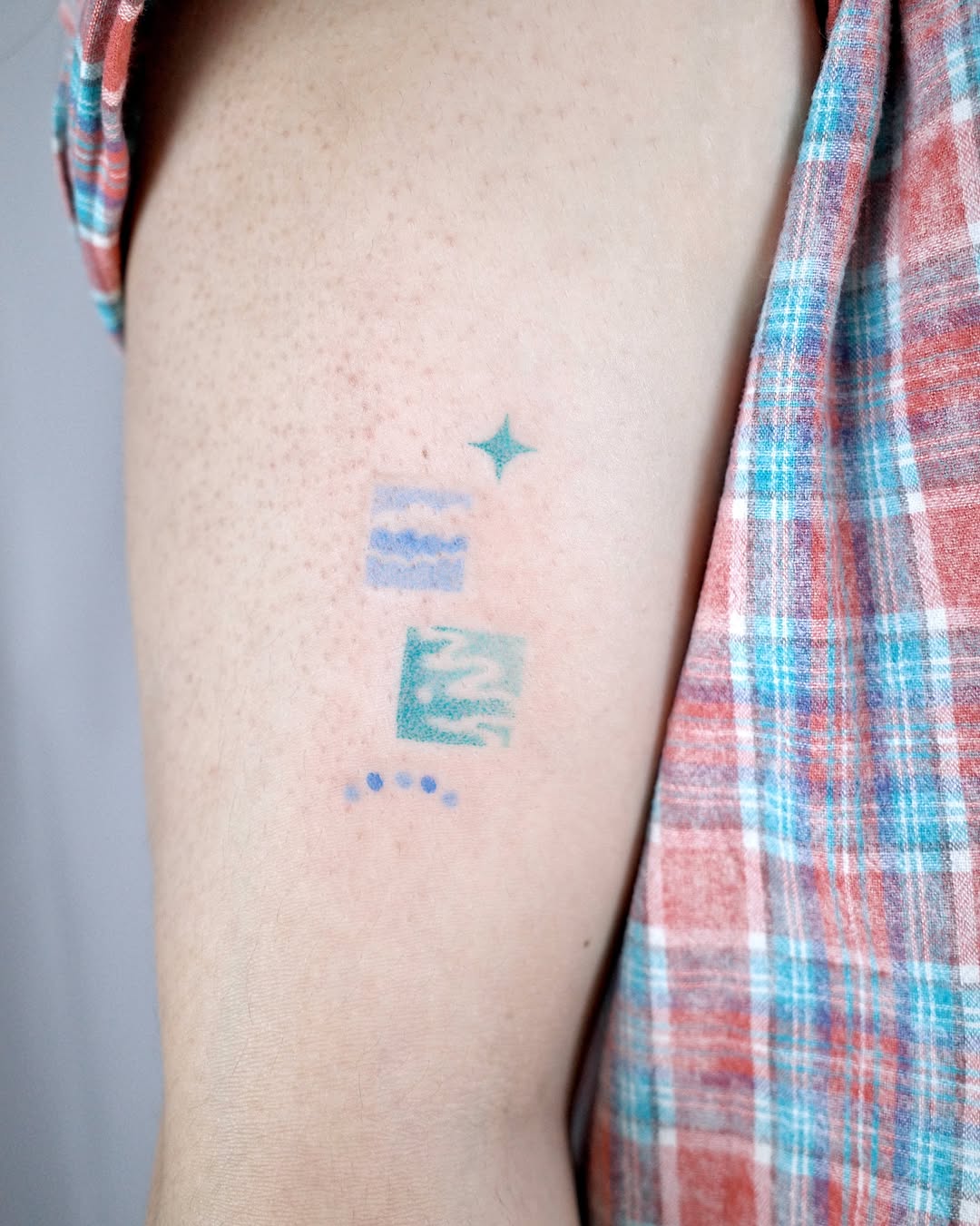 Tattoo by @soonmoon.tattoo — minimalist, geometric