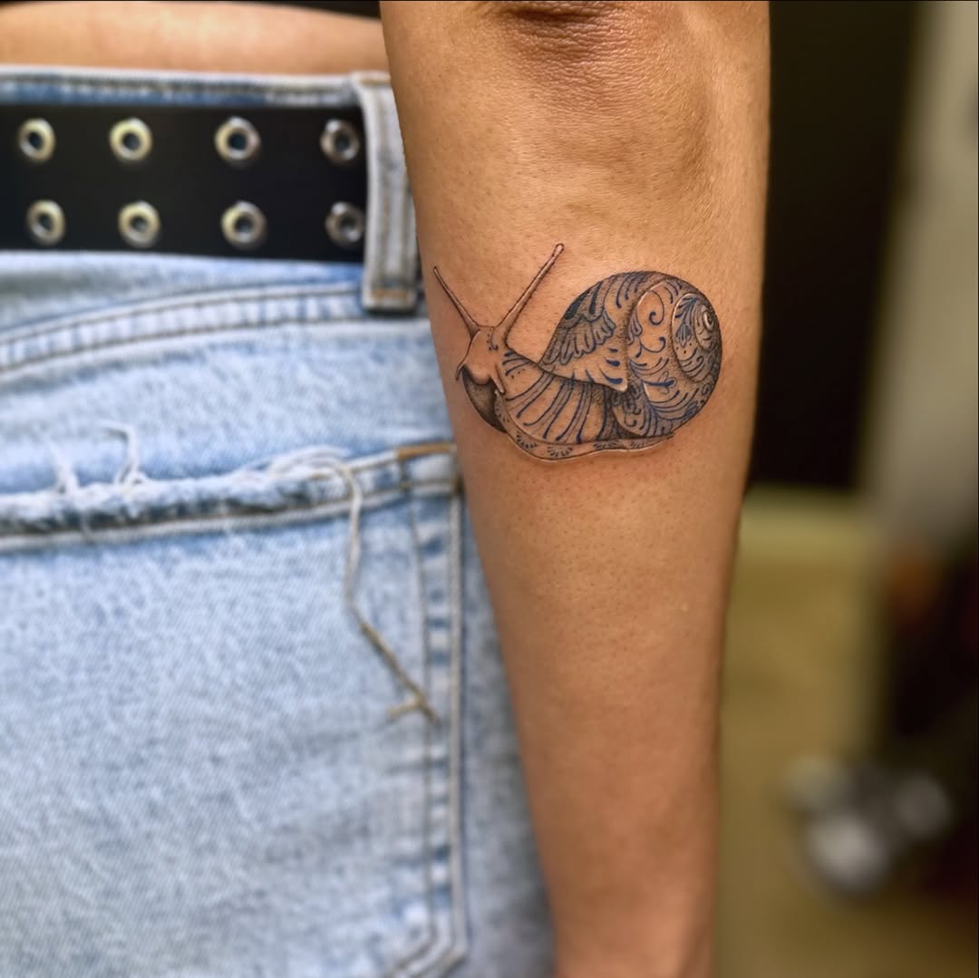 Tattoo by @roxotattoos — black_and_grey, ornamental