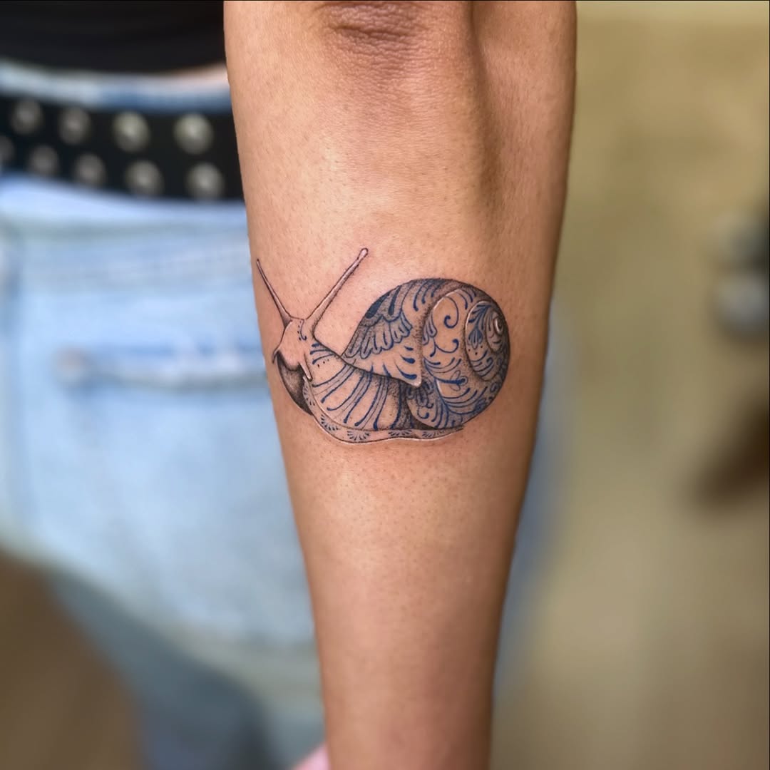 Tattoo by @roxotattoos — black_and_grey, ornamental