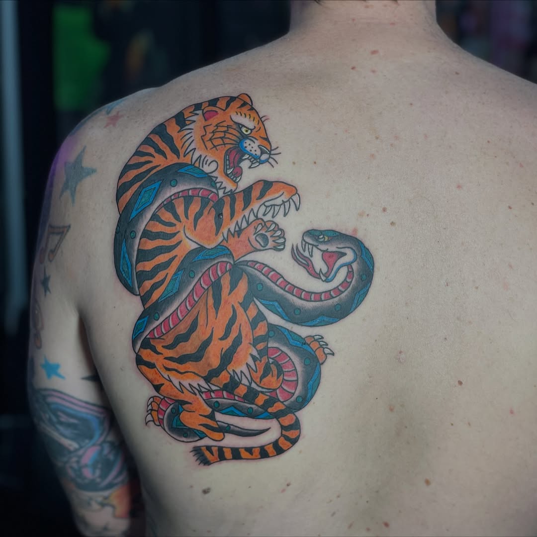 Tattoo by @ander.tattoos โ american_traditional