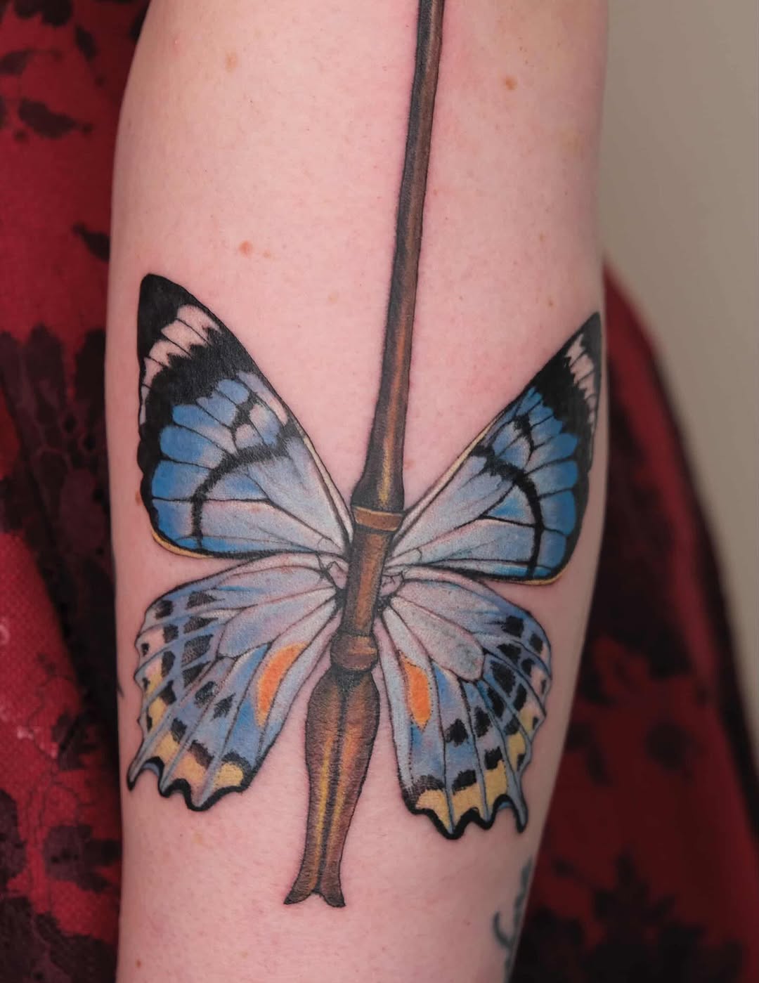 Tattoo by @prawnesthertattoo — realism, fine_line