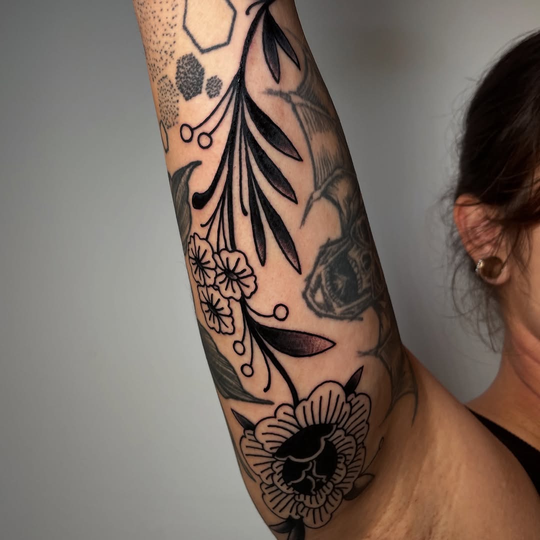 Tattoo by @catharina.brenner.tattoo — black_and_grey, fine_line