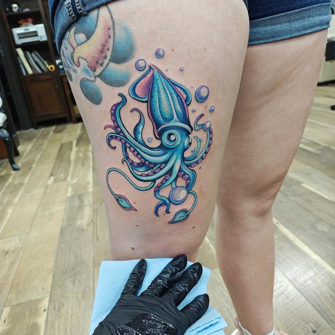 Tattoo by @lizzywiglz — new_school