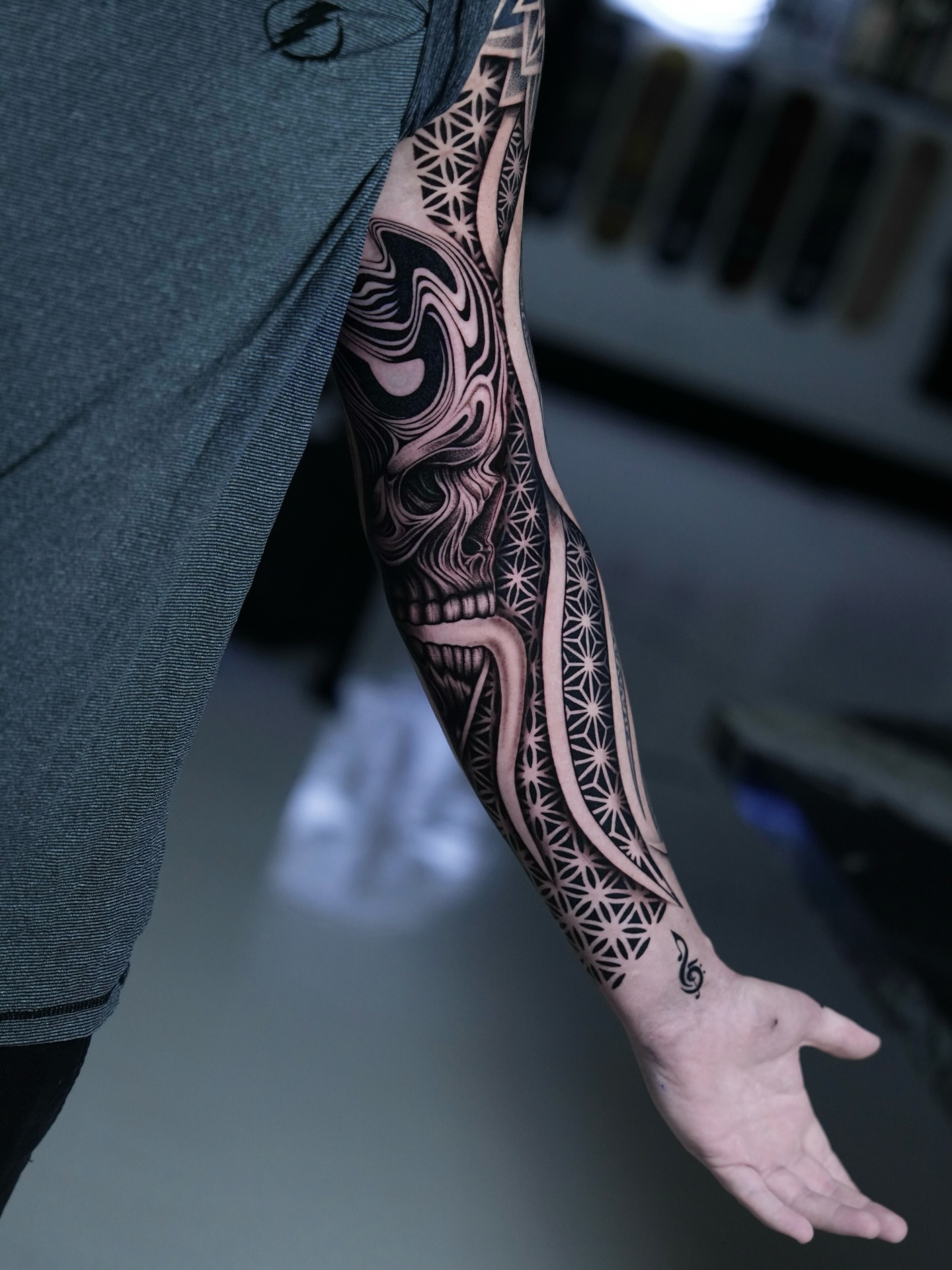 Tattoo by @ilyacascad — blackwork, geometric