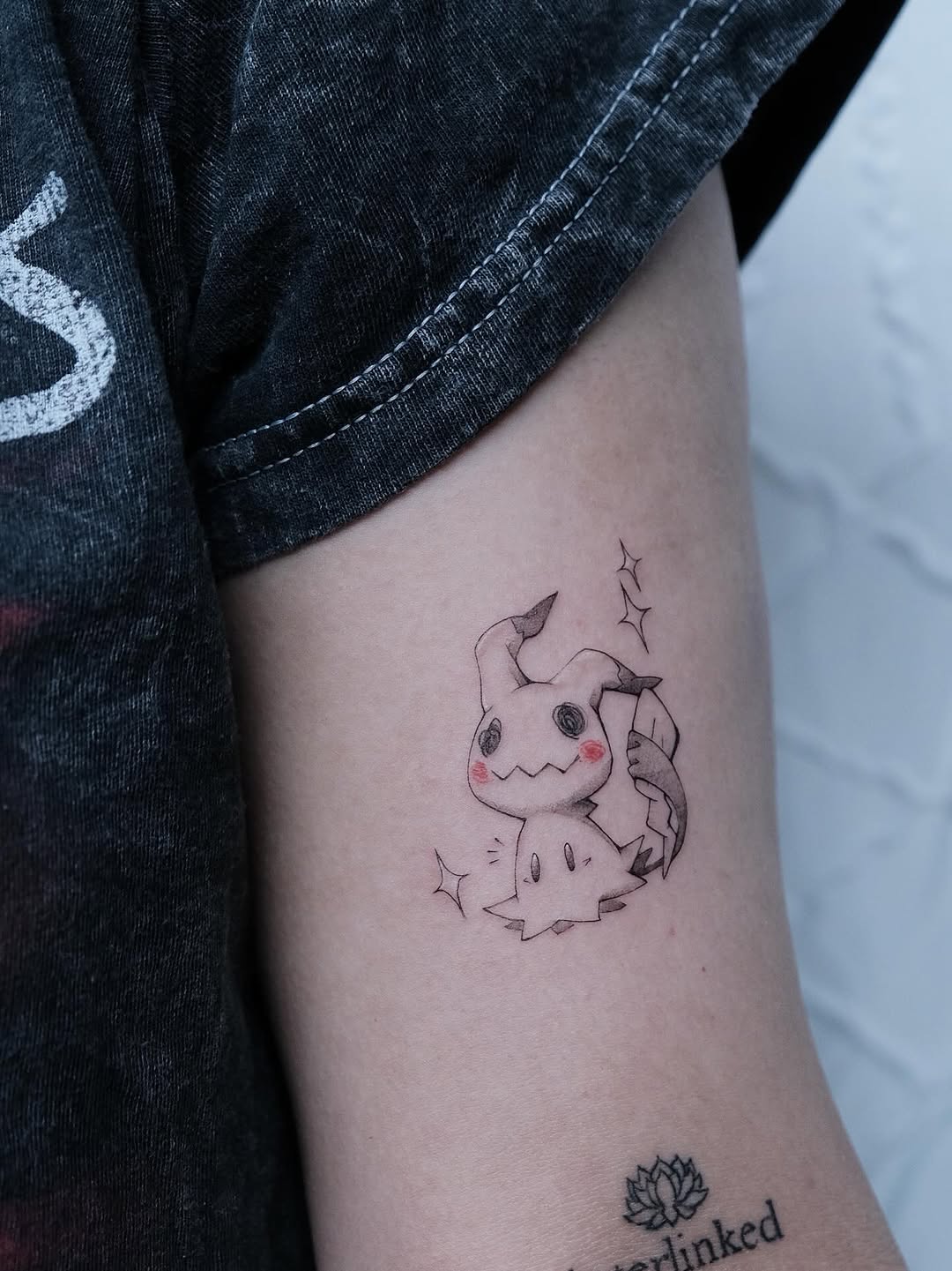 Tattoo by @apes.ttt โ anime, fine_line