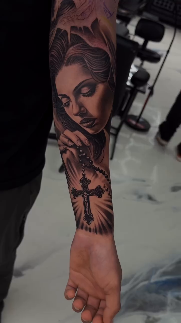Tattoo by @tattoosbyivang โ black_and_grey, realism