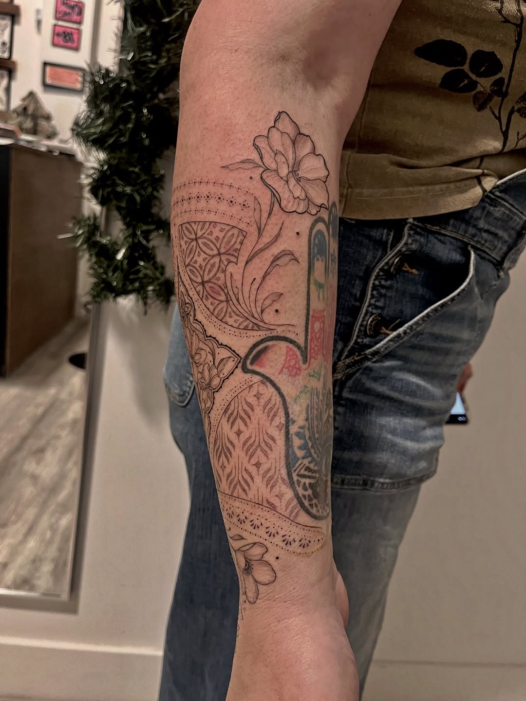 Tattoo by @lo_gwynn_ink — illustrative, geometric